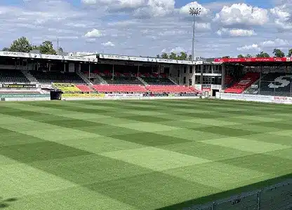 So sehen die Rasen unserer Kunden nach der Sanierung aus - Markus Grüner Sportplatzsanierungen